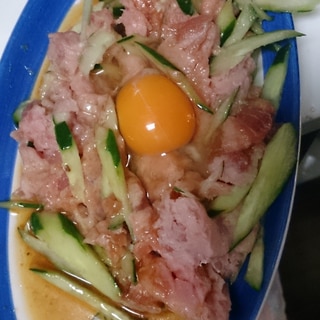 焼き肉のタレと卵でマグロユッケ♪